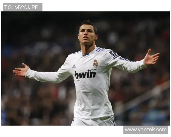 足球传奇人物聚焦：从梅西到C罗，探索全球球星的光辉轨迹与未来挑战