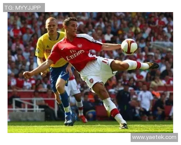 足球巨星暴力射门技艺解析与强力进攻策略剖析