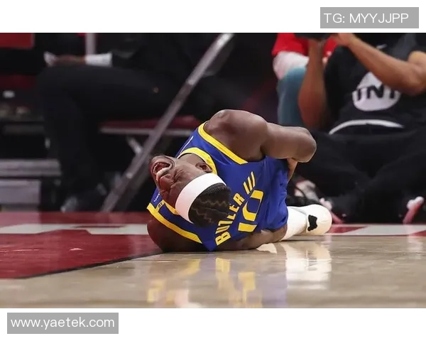 足球赛场突发意外伤情 揭秘球星受伤背后的故事与挑战 足球赛场突发意外伤情 揭秘球星受伤背后的故事与挑战